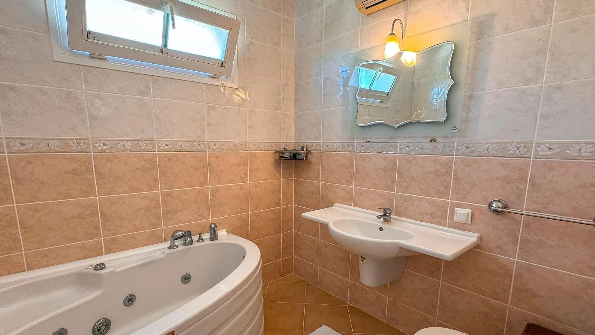 Villa Elma Kusadası 0*,